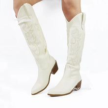 Carregar imagem no visualizador da galeria, Botas Altas Cowgirl Bordado Ocidental, Salto Grosso, Plataforma Plus Size 45
