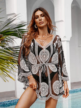 Carregar imagem no visualizador da galeria, Vestido Saída de Praia, Piscina e Férias. Feito em Crochê, Acabamento com Franjas  Branca
