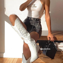 Carregar imagem no visualizador da galeria, Botas Altas Cowgirl Bordado Ocidental, Salto Grosso, Plataforma Plus Size 45
