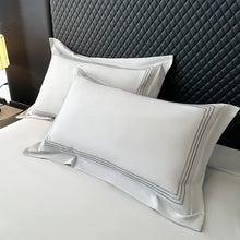 Carregar imagem no visualizador da galeria, Camas: Conjunto Ultramacio de Microfibra, Linhas Bordadas e Fronhas Fecho de Zíper
