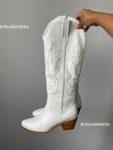 Carregar imagem no visualizador da galeria, Botas Altas Cowgirl Bordado Ocidental, Salto Grosso, Plataforma Plus Size 45
