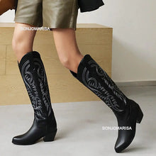 Carregar imagem no visualizador da galeria, Botas Altas Cowgirl Bordado Ocidental, Salto Grosso, Plataforma Plus Size 45
