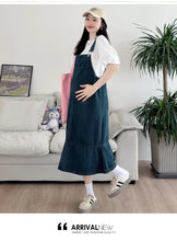 Carregar imagem no visualizador da galeria, Vestido Maternidade, Design Fino, Cauda de Peixe, Macacão Jeans com Camiseta Interna
