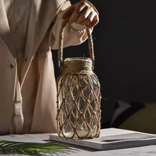 Carregar imagem no visualizador da galeria, Vaso de Vidro Rústico Para Sala de Estar, Com Arte em Corda de Cânhamo, Decoração de Mesa
