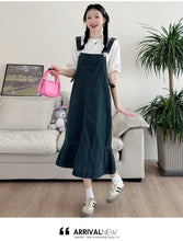 Carregar imagem no visualizador da galeria, Vestido Maternidade, Design Fino, Cauda de Peixe, Macacão Jeans com Camiseta Interna
