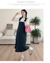 Carregar imagem no visualizador da galeria, Vestido Maternidade, Design Fino, Cauda de Peixe, Macacão Jeans com Camiseta Interna
