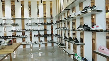 Carregar e reproduzir vídeo no visualizador da galeria, Tênis Femininos Moda Casual, Malha Confortável, Respirável, Sapatos para Mulher
